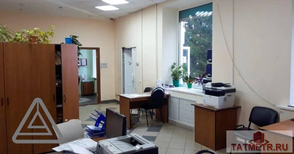 Аренда / Коммерческая / Free purpose, Лениногорск, Ленинградская улица, 45 000 Сдается помещение на 1 этаже площадь 75 кв.м находящегося по адресу г. Лениногорск, ул. Ленинградская, д.61. В... - 1
