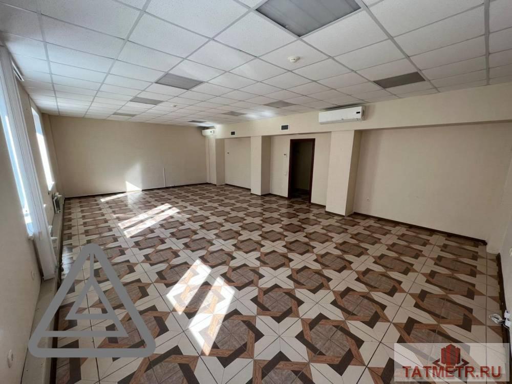 Коммерческая / Аренда / Офисы, Казань, улица Нурсултана Назарбаева, 104 400 Сдается в Бизнес Центре офис на 5 этаже площадь 116 кв.м по адресу Нурсултана Назарбаева 27 , В хорошем состоянии.... - 2