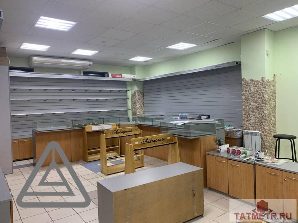 Аренда / Коммерческая / Free purpose, Казань, улица Адоратского, 299 000 Сдается отдельно-стоящее здание по адресу: ул. Адоратского 26. В отличном состоянии. Площадь 1 эт-155 м, 2 эт-144м, 3... - 5