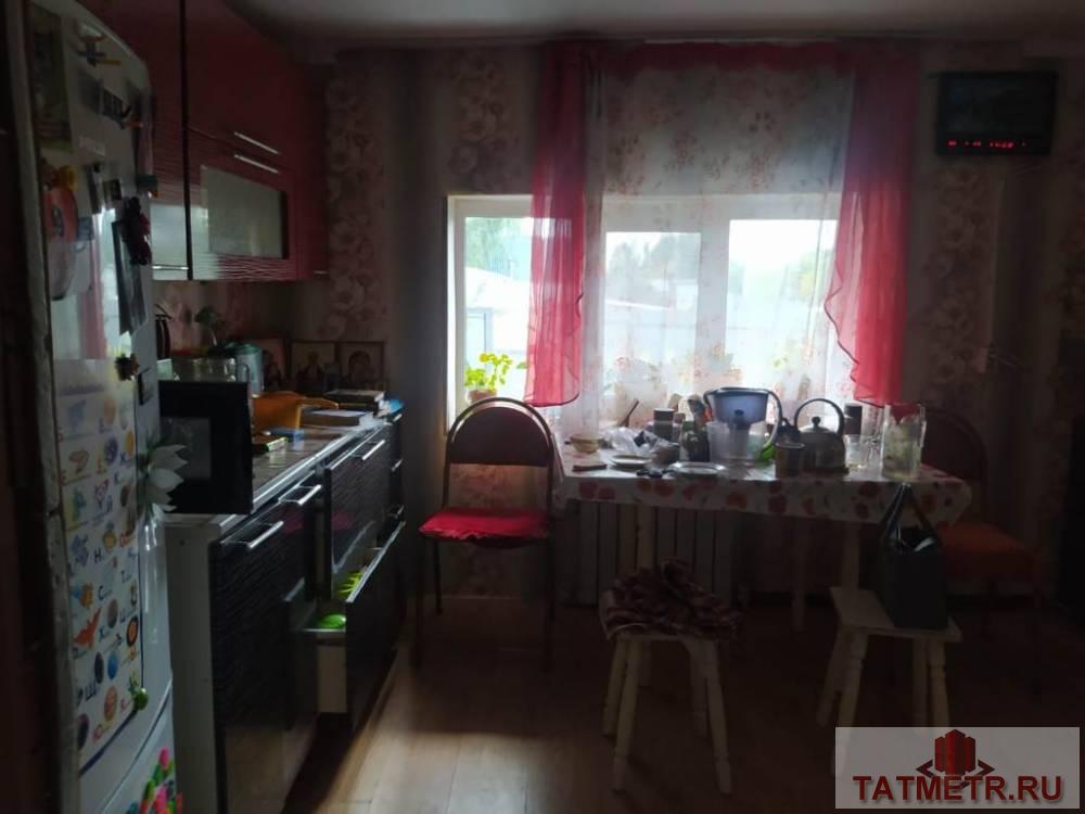 Продажа / Жилая / Дом с участком, пгт. Васильево, СНТ Автомобилист улица, 4 000 000 Продается дом в пгт.Васильево. Дом двухэтажный, бревенчатый. На первом этаже расположены прихожая, две спальни,... - 4