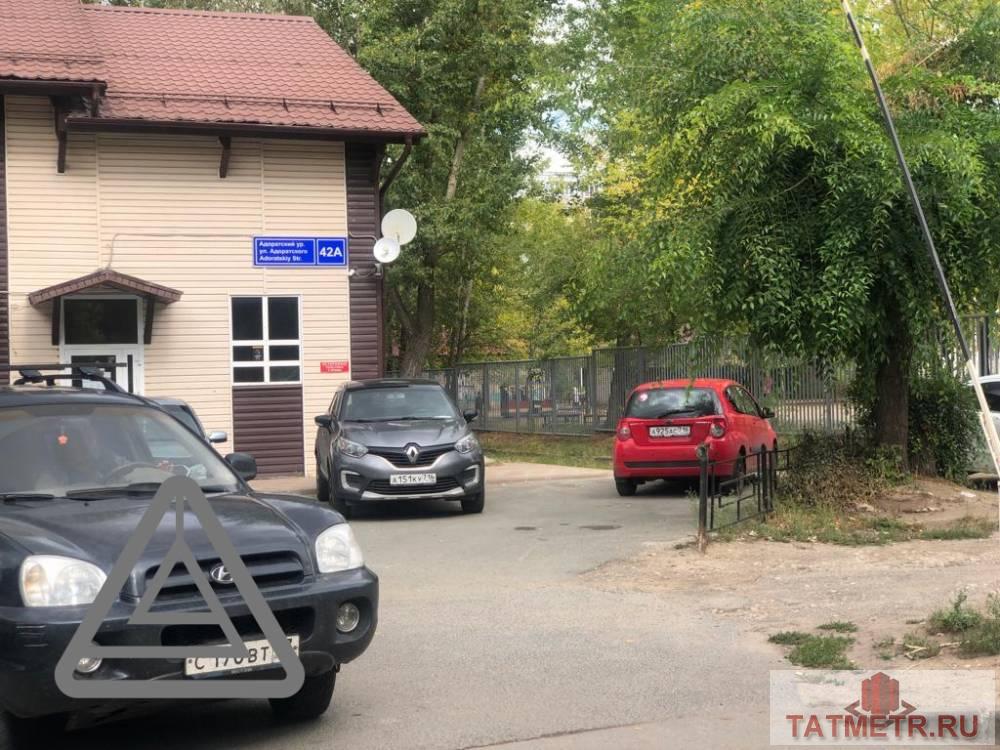 Аренда / Коммерческая / Free purpose, Казань, улица Адоратского, 26 000 Сдается помещение на первом этаже двухэтажного отдельно стоящего нежилого здания, расположенного по адресу... - 1