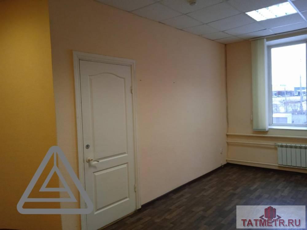 Коммерческая / Аренда / Офисы, Казань, улица Космонавтов, 27 750 Сдается офисное помещение на 2 этаж 33.3 кв.м по адресу Космонавтов 67 к2. Возможно с НДС. В хорошем состоянии. В... - 1