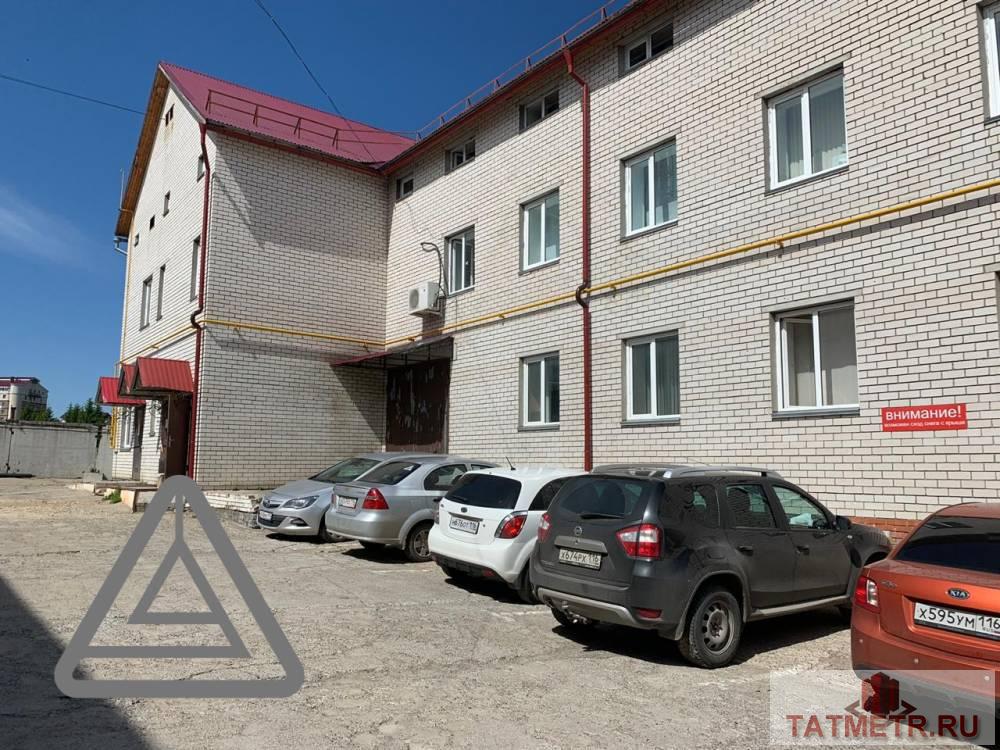 Коммерческая / Аренда / Офисы, Казань, улица Космонавтов, 27 750 Сдается офисное помещение на 2 этаж 33.3 кв.м по адресу Космонавтов 67 к2. Возможно с НДС. В хорошем состоянии. В... - 8