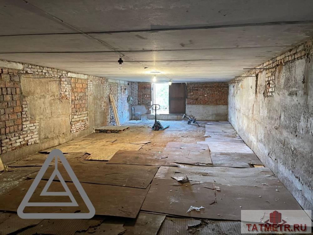 Аренда / Коммерческая / Warehouse, Казань, улица Короленко, 19 200 Сдается помещение по адресу Короленко 120. В хорошем состоянии. В помещении: — Электричество — Доступ 24 часа —... - 1