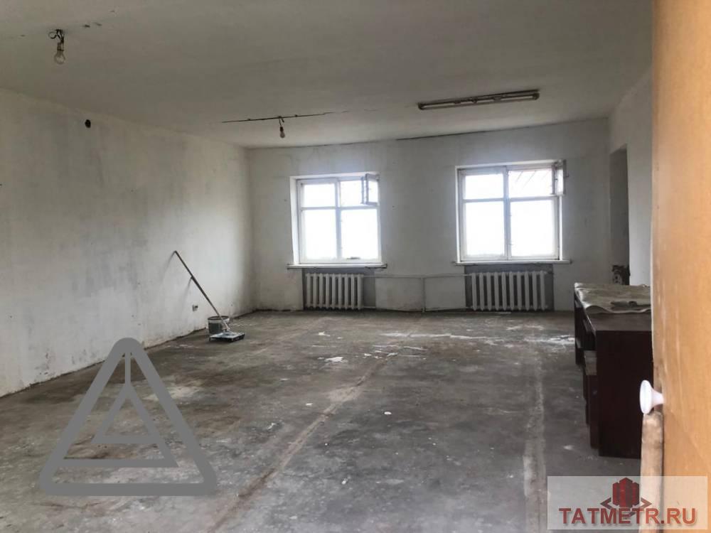 Аренда / Коммерческая / Warehouse, Казань, Гвардейская улица, 30 000 Сдается теплое складское помещение по адресу 50 квм по адресу Гвардейская 46 а В помещении: — Электричество —...