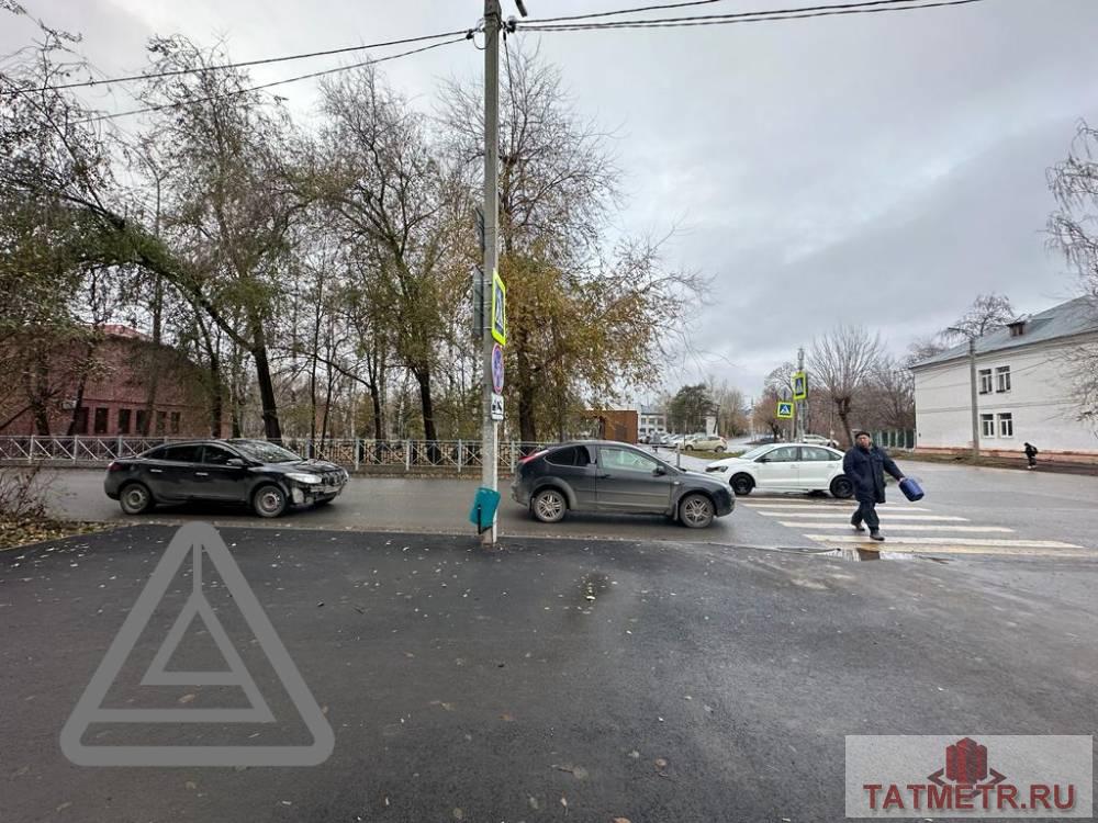 Аренда / Коммерческая / Free purpose, Казань, улица Академика Королёва, 84 000 Сдам помещение на первой линии. Помещение на против парка Урицкого. Большой пешеходный трафик. Парковка. Подойдет под... - 2