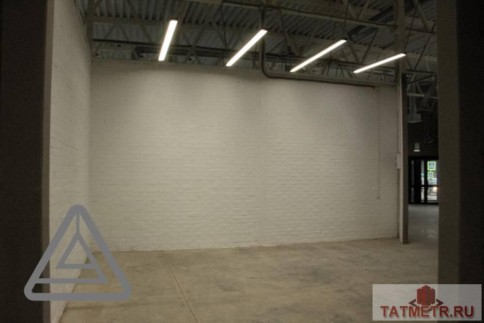 Продажа / Коммерческая / Retail, Казань, улица Дементьева, 5 860 000 Продам 29,3 кв.м в новом ТЦ «Взлетный» на первой линии по улице Дементьева. Помещения с высокими потолками. 450 кВт... - 1