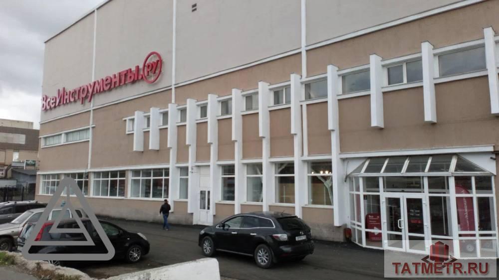 Аренда / Коммерческая / Free purpose, Казань, улица Академика Арбузова, 484 000 Сдается помещение на первом этаже торгового центра «Грани». Первая линия, отдельный вход со стороны ул. Арбузова.... - 2