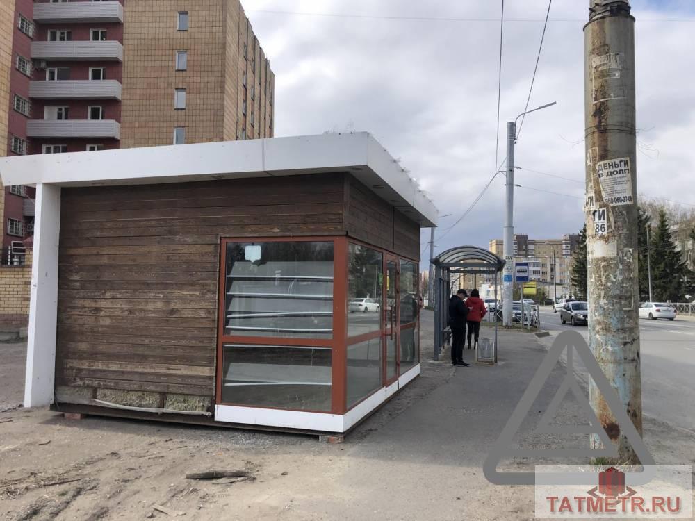 Аренда / Коммерческая / Free purpose, Казань, улица Академика Павлова, 35 000 Отдельно стоящий павильон на остановке автобуса. 1 этаж 24/7 работа Свет есть (более 20 квт) Вода привозная Витражные...