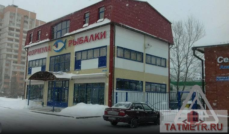 Аренда / Коммерческая / Free purpose, Казань, улица Адоратского, 350 000 Сдается отдельно-стоящее 3- х этажное здание площадь 455 кв.м по адресу: ул. Адоратского 26. В отличном состоянии. В...