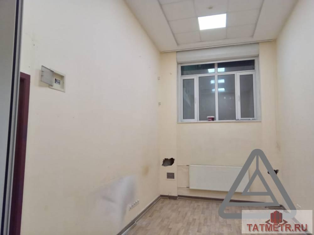Аренда / Коммерческая / Warehouse, Казань, улица Зинина, 39 000 Сдается помещение с окнами площадь 39 кв.м на 1 этаже по адресу Зинина 4. В хорошем состоянии. В помещении: —...