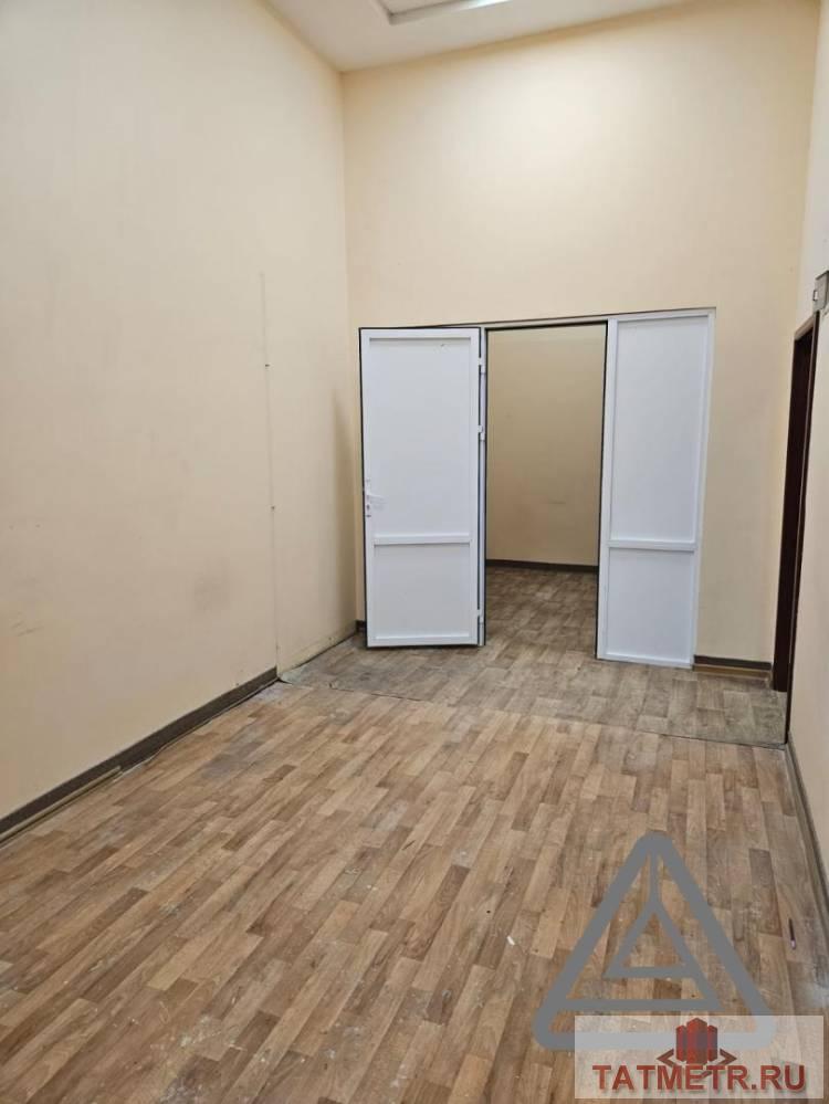 Аренда / Коммерческая / Warehouse, Казань, улица Зинина, 39 000 Сдается помещение с окнами площадь 39 кв.м на 1 этаже по адресу Зинина 4. В хорошем состоянии. В помещении: —... - 2