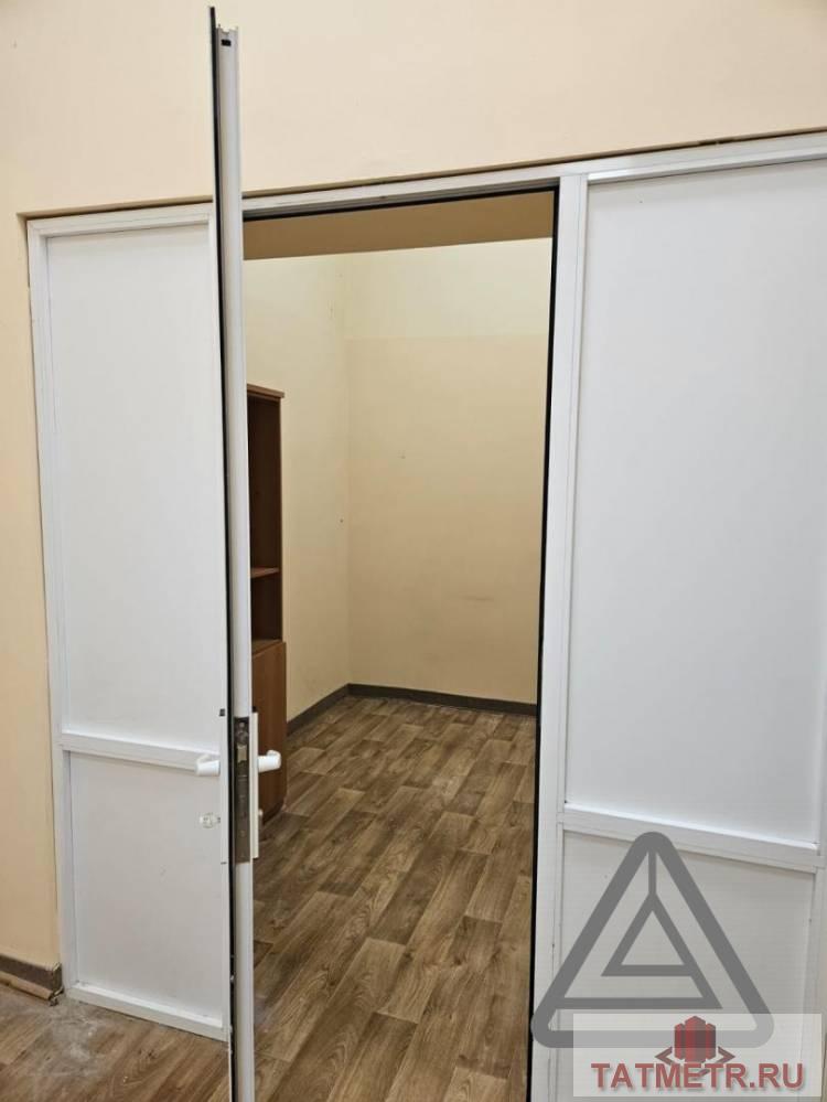 Аренда / Коммерческая / Warehouse, Казань, улица Зинина, 39 000 Сдается помещение с окнами площадь 39 кв.м на 1 этаже по адресу Зинина 4. В хорошем состоянии. В помещении: —... - 3