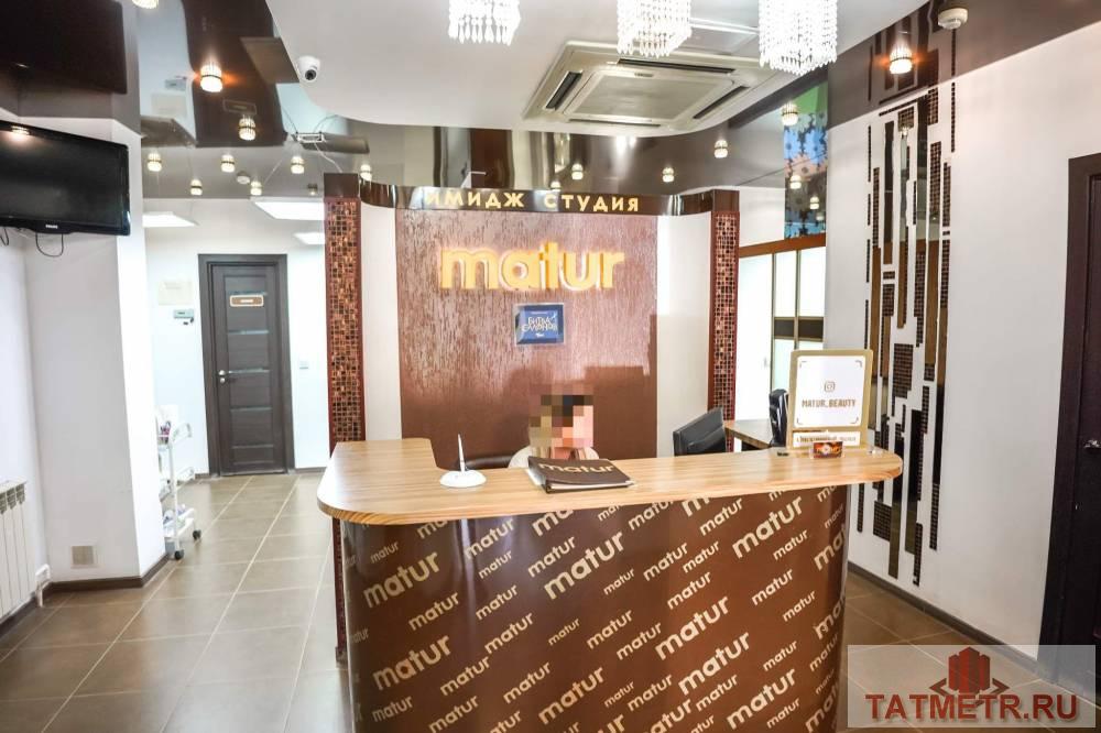 Продажа / Commercial / Business, Зеленодольск, Комарова улица, 25 000 000 Продается готовый бизнес площадью 326 кв.м. Бизнес располагается в 9-этажном здании на 1 этаже, возможное назначение...