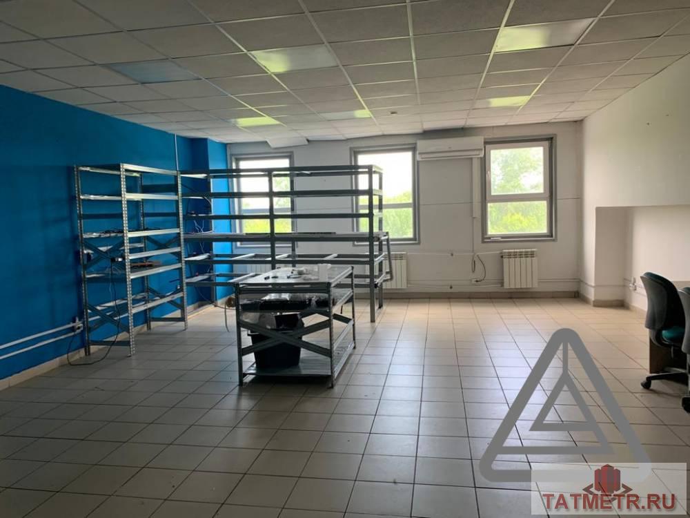 Коммерческая / Аренда / Офисы, Казань, улица Космонавтов, 36 000 Сдается офисное помещение на 3 этаже площадь 45 кв.м по адресу Космонавтов 73. В отличном состоянии. В помещении: —... - 1