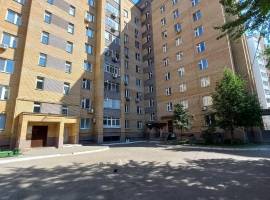 Продаю однокомнатную в центре города. Кирпичный дом 2007года....