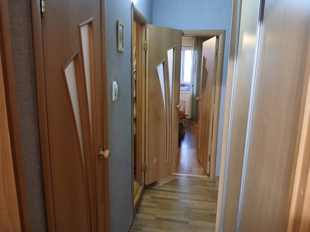 Продажа / Квартиры, Казань, Академика Завойского улица, 8 200 000 3 ком ул. Академика Завойского д. 18 Хорoшая трeхкомнатная квартира, 8 эт. / 9 этажного панельного дома. 65,3 /... - 10