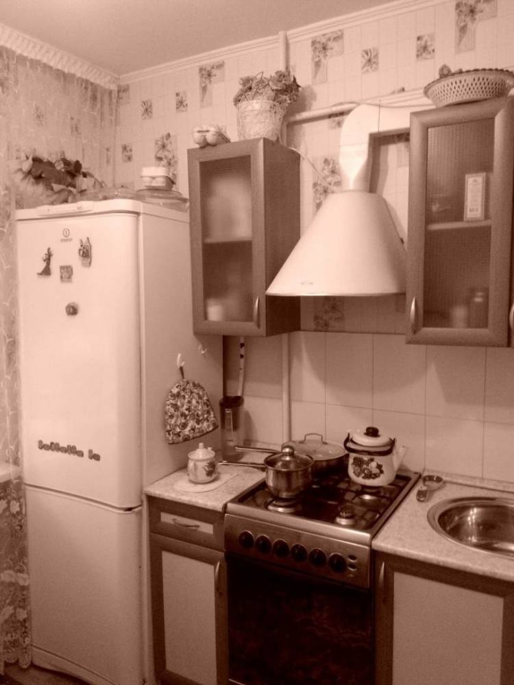 Аренда / Жилая, Набережные Челны, Хасана Туфана проспект, 20 000 1ая по комплексу 43/08. с мебелью, холодильник, телевизор,ст.машина. 2/5этаж. 20000+квитанция