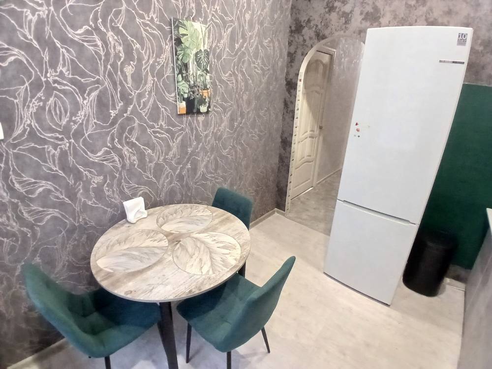 2	ком ул. Теплично-Комбинатская  д. 4      - 14