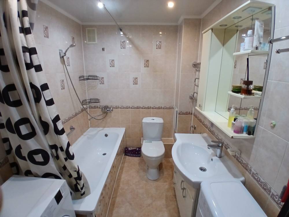 1	ком ул. Академика Завойского  д. 21        - 1